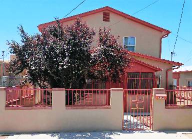 Vacation home with barbeque, patio & garden | Mountain view | Perfect for remote work