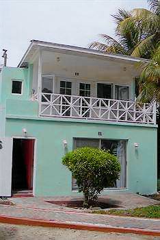 Coral Harbour Beach House And Villas in Nassau