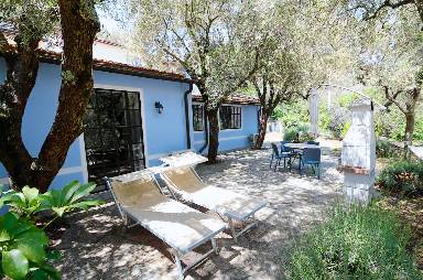 60 qm Ferienhaus mit eingezäuntem Garten für 4 Gäste mit Hund in Prelà, Ligurien