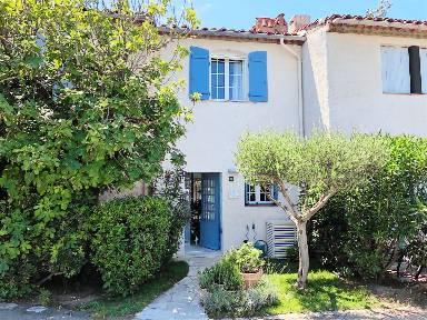 Fully equipped lovely house with terrace, garden & barbecue | Next to the beach
