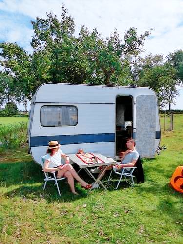 Cute little caravan for 2 in old orchard