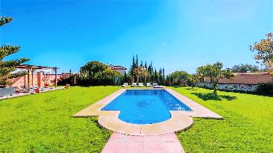 375 m² Villa