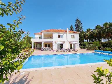 Villa with sauna, terrace & BBQ