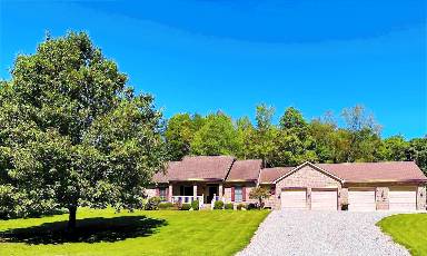 232 m² House