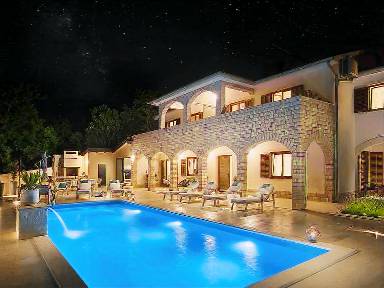 Huis 320 m²