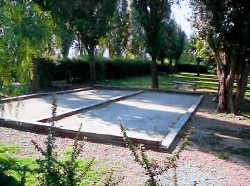 Camping with jacuzzi, patio & garden — photo 5