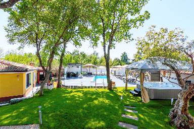 40 qm Ferienwohnung mit Pool für 3 Gäste in Kukci, Porec