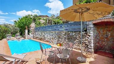 Villa mit privatem Pool, Grill und Garten
