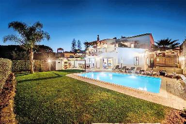 300 m² Villa