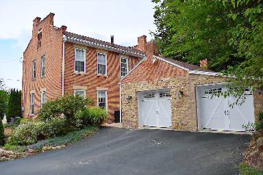 223 m² House