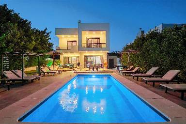 260 m² House