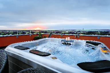 120 m² Condo