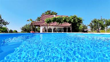 200 m² House