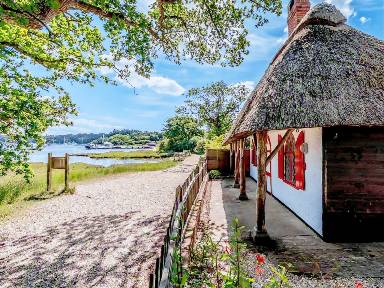 Fully equipped wonderful cottage with garden | Water view | Pets are welcome