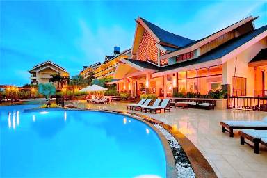 Charming flat with garden & pool | Close to the beach | Perfect for remote work