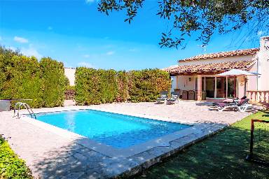240 m² Villa