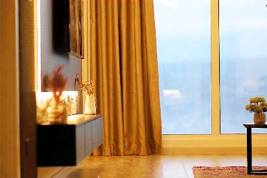 Family-oriented flat with heated pool & sauna