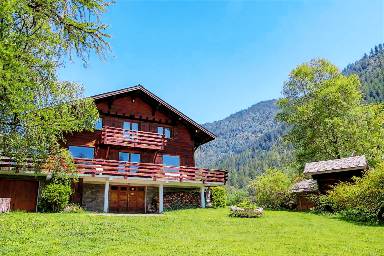 Chalet con giardino, terrazza e sauna | Vista sulla montagna