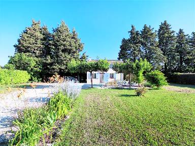 60 qm Ferienhaus für 4 Gäste mit Hund in Cavaillon, Frankreich