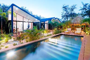 Casa vacacional con jardín, piscina y terraza | Vistas al jardín | Cerca de la playa