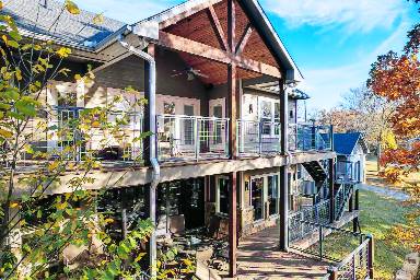216 m² House