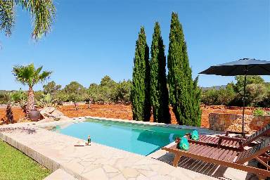 Villa with pool, barbecue & terrace