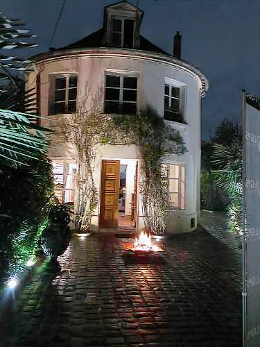 Bed and breakfast  Paris