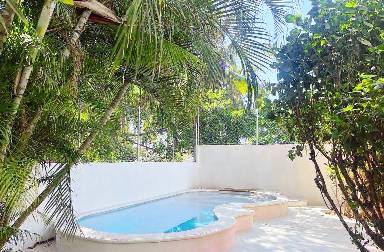 279 m² House