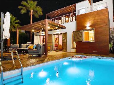 275 m² Villa