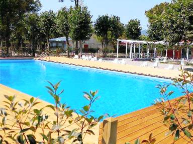 Family-friendly nice mobile home with pool & terrace