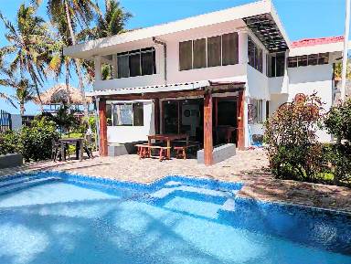 Maison avec jardin, piscine privée et terrasse | Vue nature
