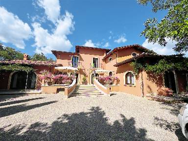 Agriturismo La Terra di Gaia - Camere e agricampeggio: Accogliente camera in Farmhouse con Giardino e Piscina Condivisa