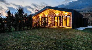 Chalet mit Garten, Grill und Pool
