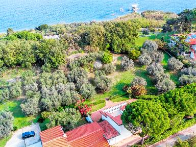 Grande villa accogliente e familiare con griglia, giardino e terrazza | Vista sul mare | Accanto alla spiaggia