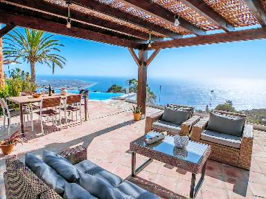 270 m² Villa