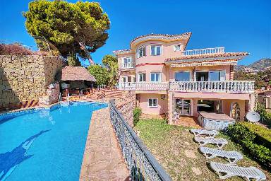 600 m² Villa