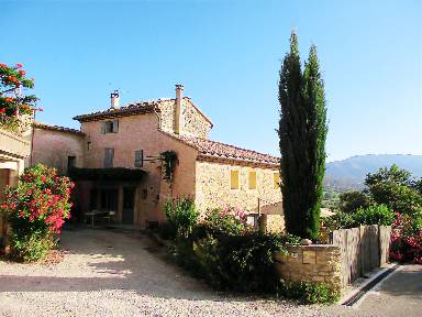 Maison adaptée aux familles avec barbecue, terrasse et jardin | Vue montagne