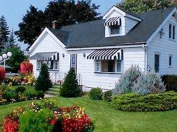 Trenton Park Motel in Prince Edward, ON