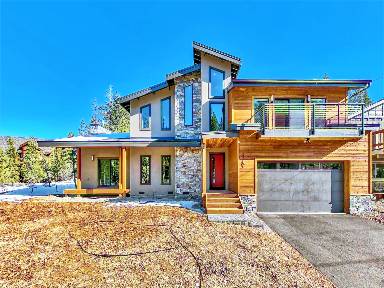 242 m² House