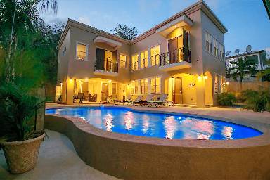 269 m² House