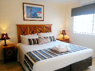 Apartamento con piscina, jardín y terraza