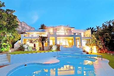Villa with barbeque, garden & terrace