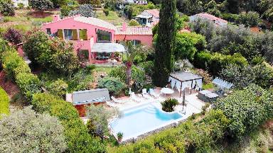 220 m² Villa