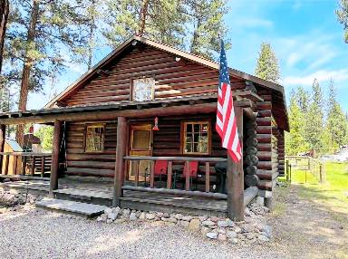 Family-friendly pleasant cabin with terrace & yard