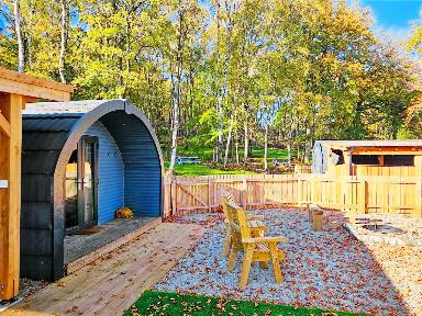 Cottage with hot tub & garden