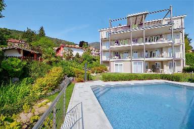 Wohnung mit Pool, Garten und Terrasse