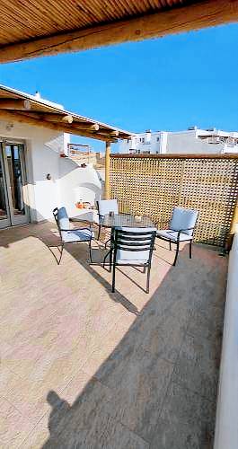 House with patio — photo 3