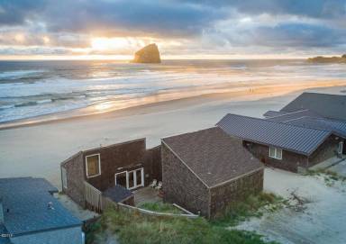 House Pacific City