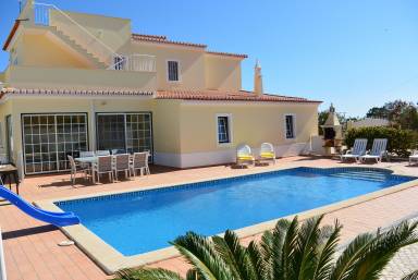 220 m² Villa