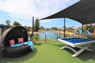 Holiday home with terrace, barbecue & garden